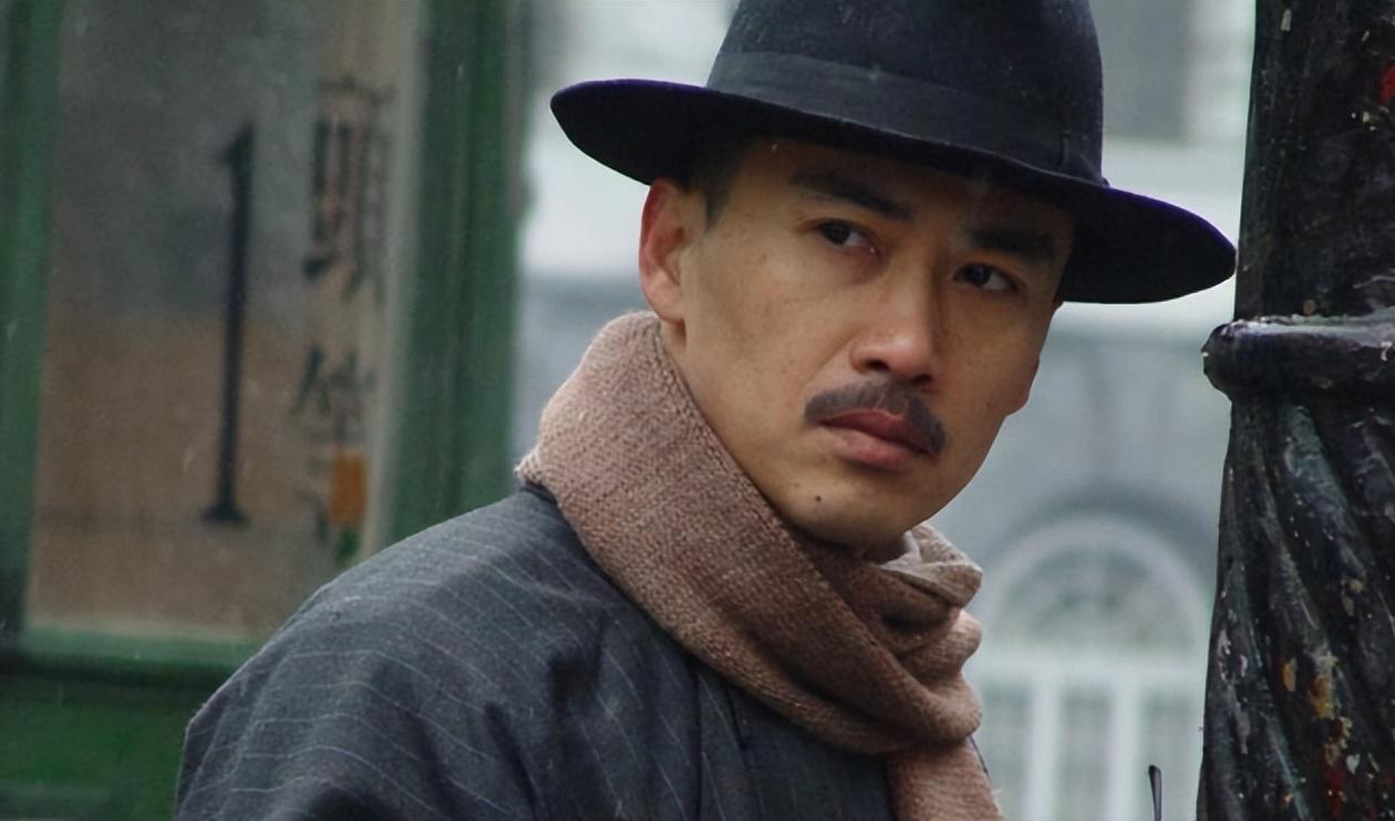 央视开播！37集谍战大剧来了！看完阵容，我想说：国产谍战有救了封面图