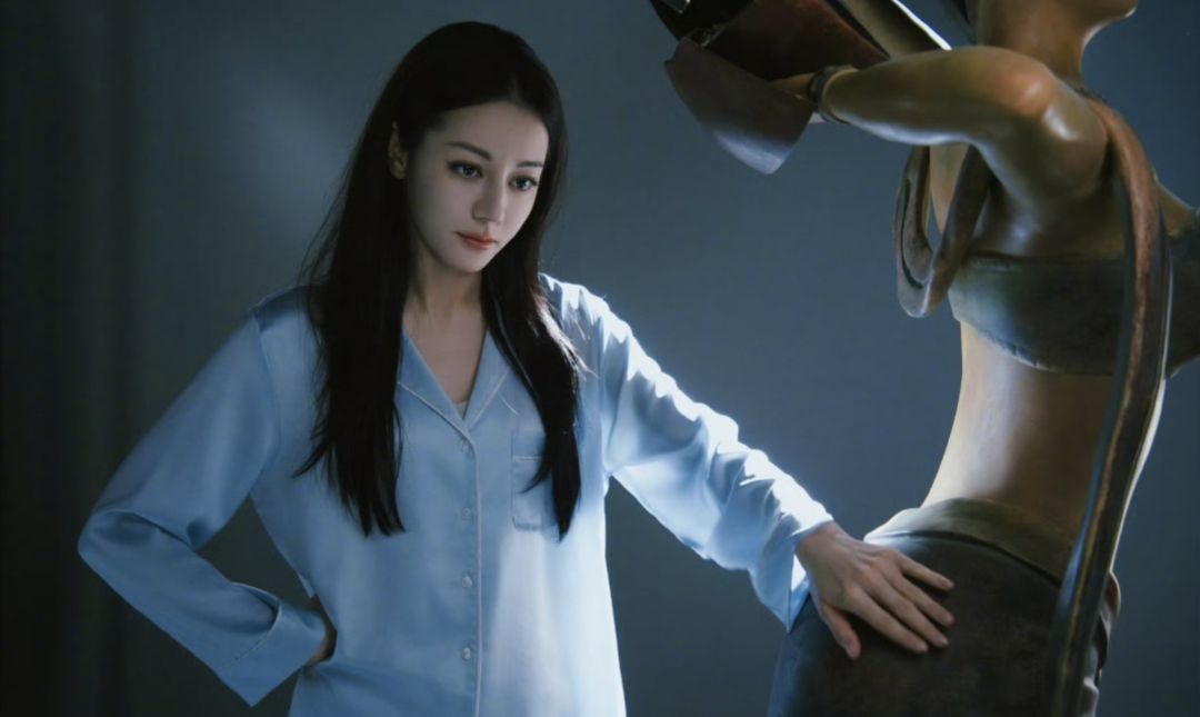 《枭起青壤》剧情不平，迪丽热巴可不止有美封面图