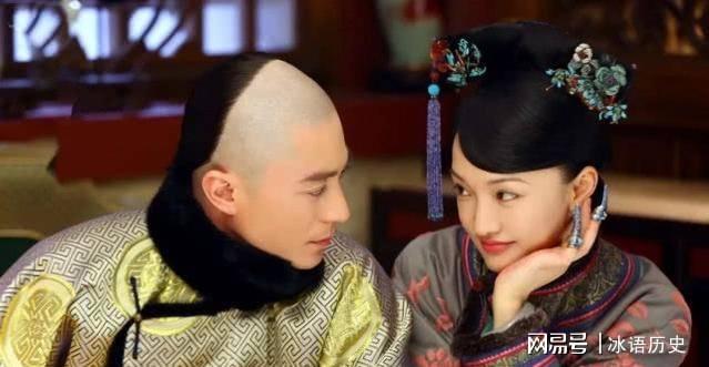 大清后宫究竟选择《如懿传》的华丽风，还是《延禧攻略》的淡雅风封面图