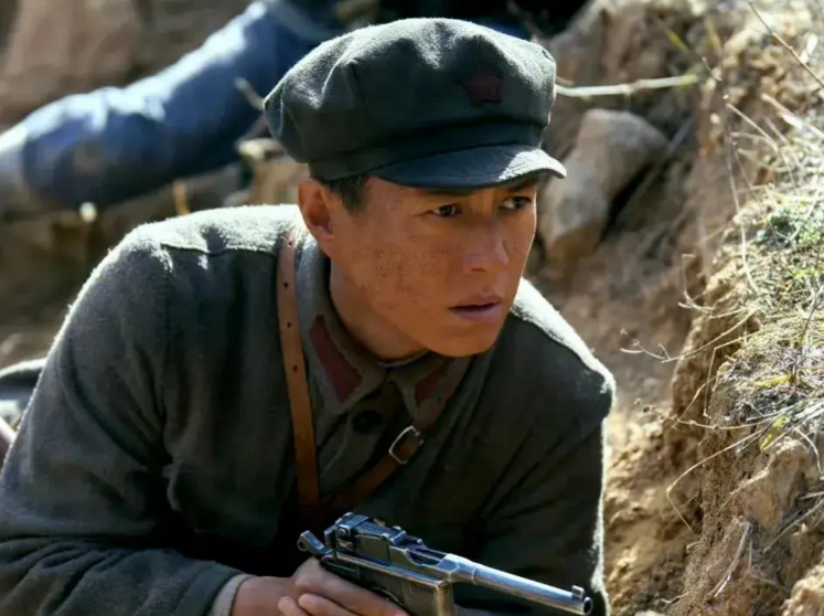 央视《阵地》开播，看完4集，我要说：这是抗战大剧该有的样子封面图