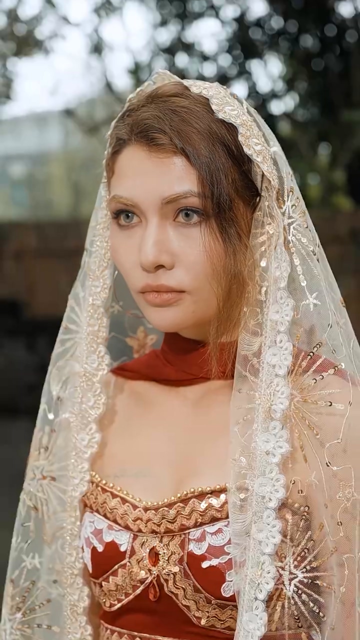 神医下山，未婚妻闺蜜倒追我封面图