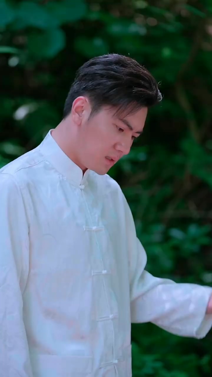 神龙出山封面图